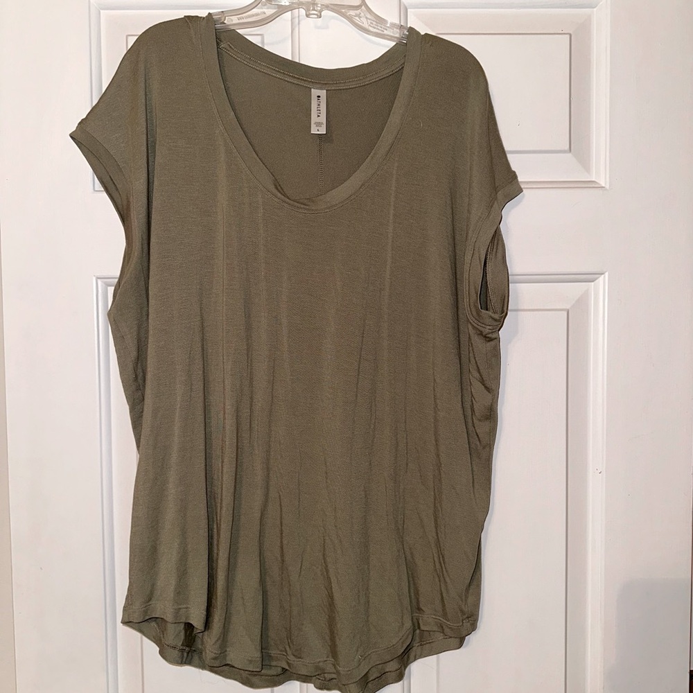 Athleta Tshirt